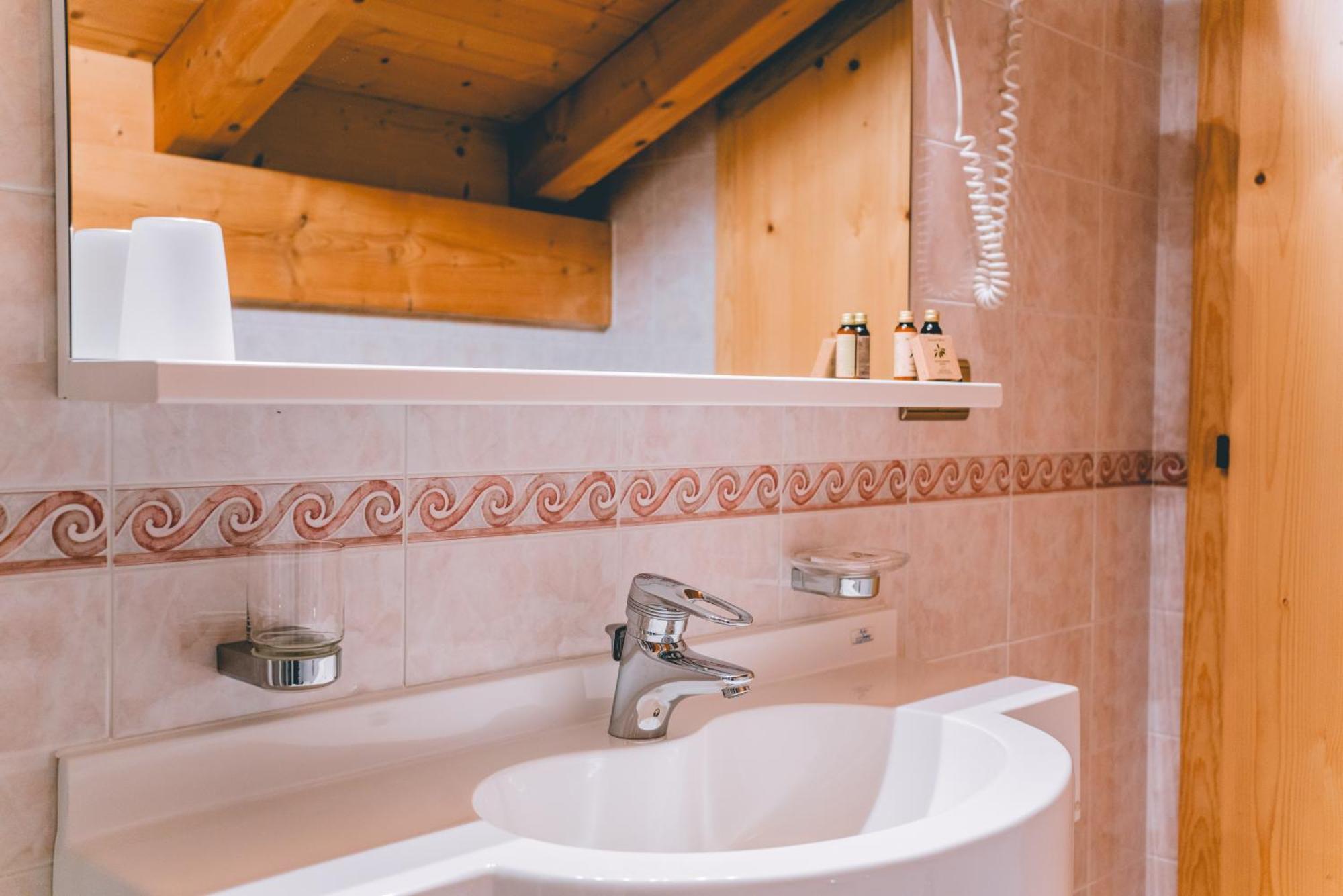 Garni Hotel Belalp Santa Cristina Val Gardena Eksteriør billede