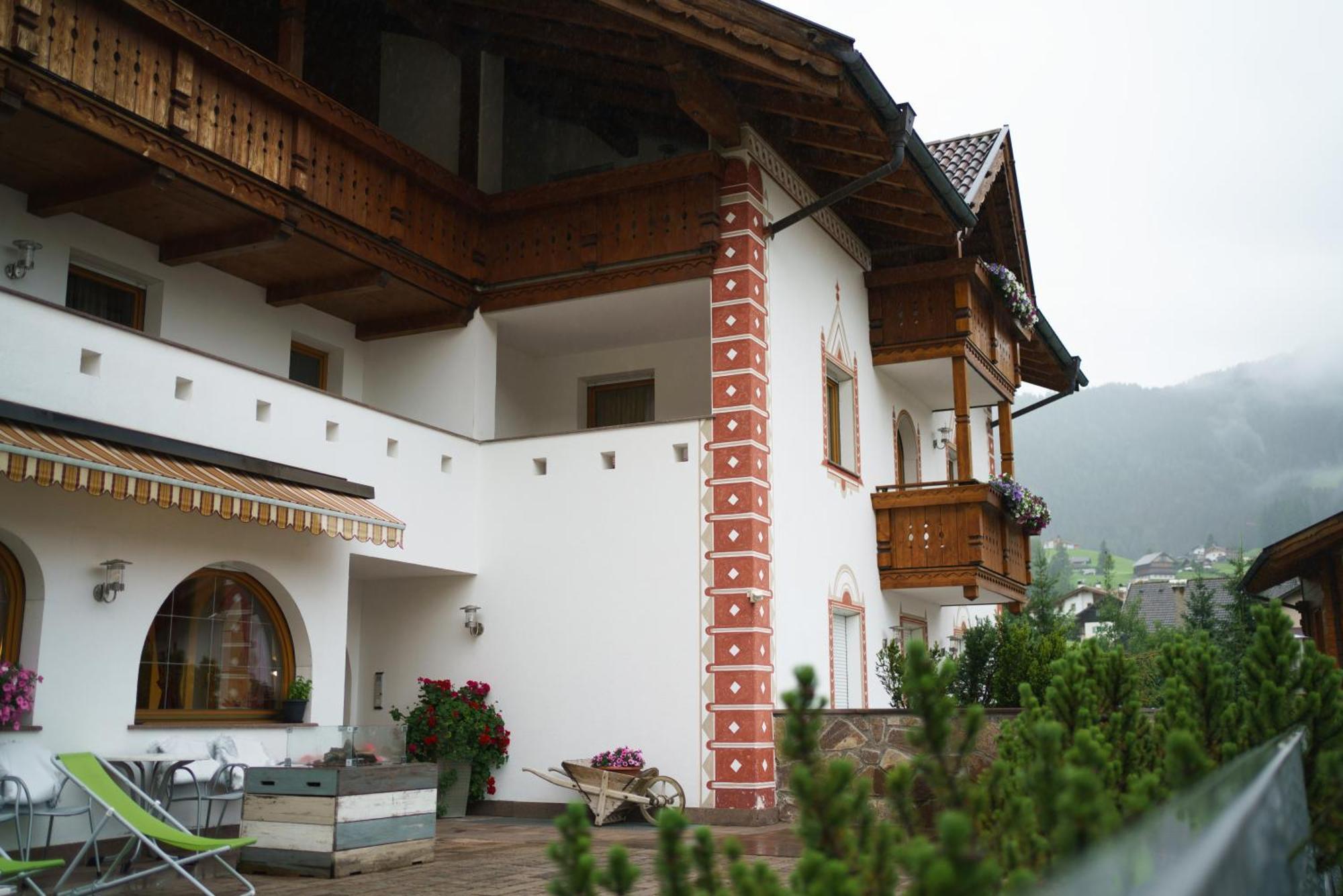 Garni Hotel Belalp Santa Cristina Val Gardena Eksteriør billede